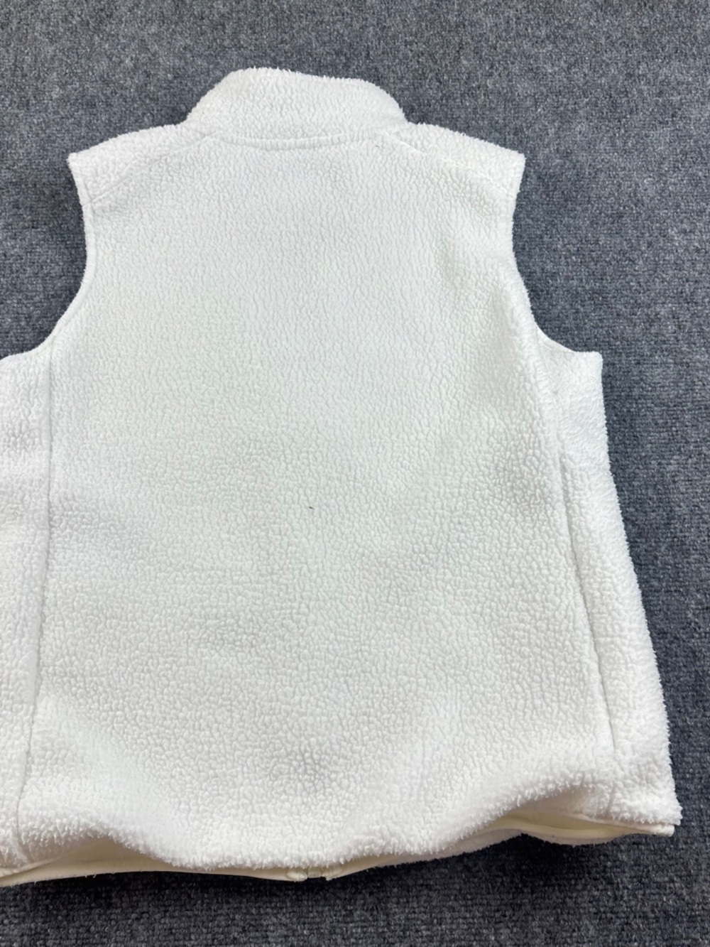 VINEYARD VINES Girls White Sherpa Fleece Vest size: XL - 16 - Picture 2 of 8